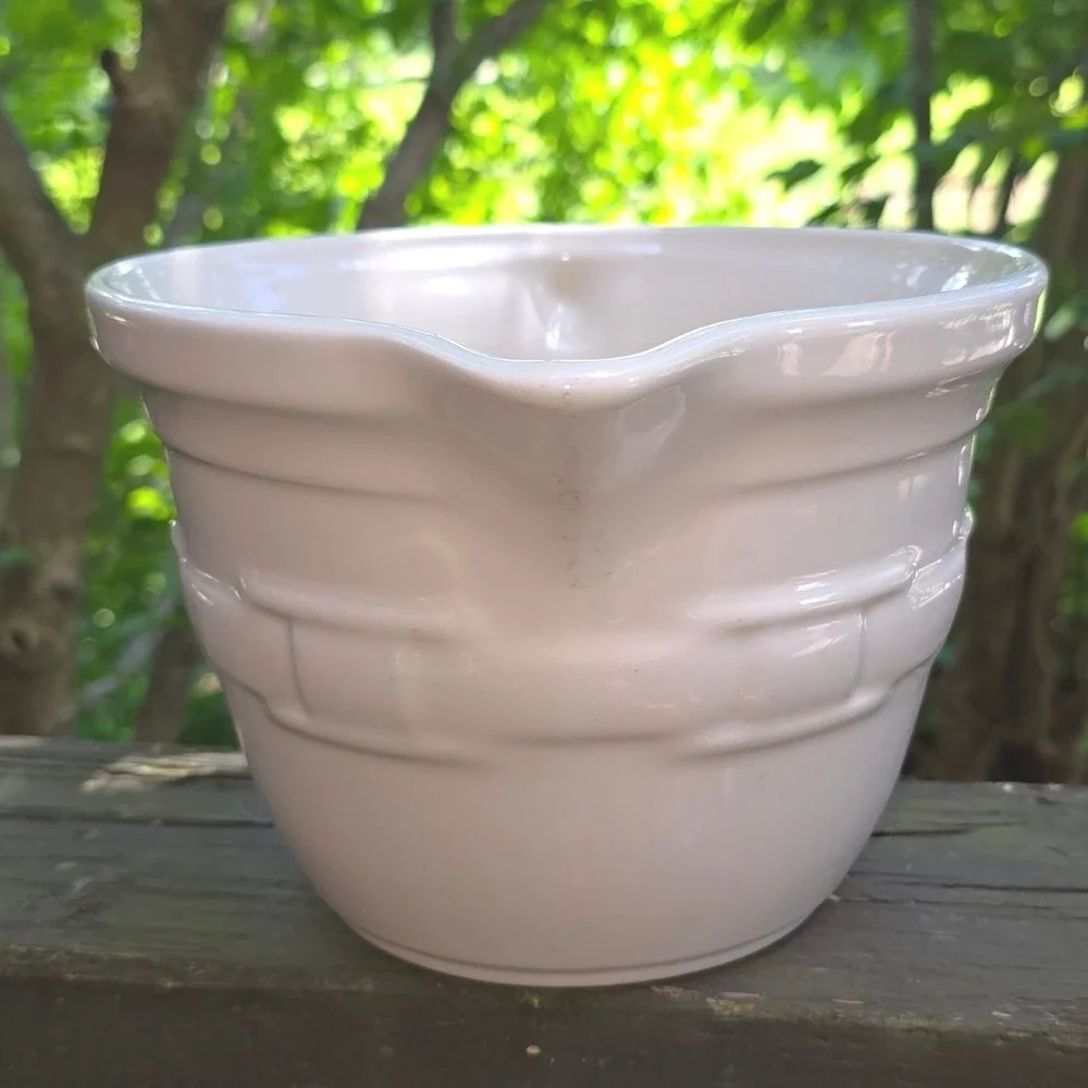 Longaberger Pottery Woven Traditions White Ceramic Batter Bowl with Handle